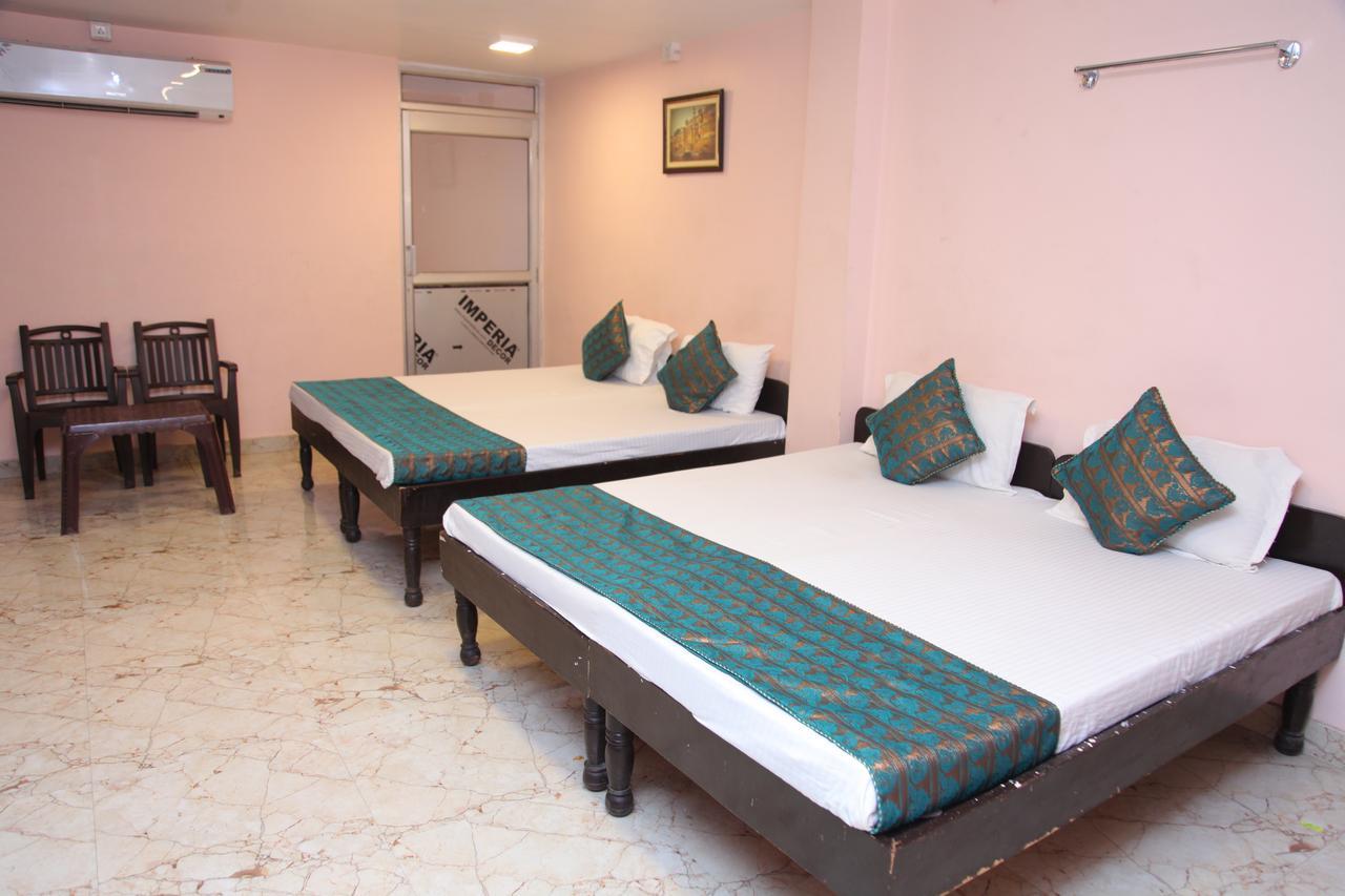 Munaro Hotels & Resorts Varanasi Exterior photo